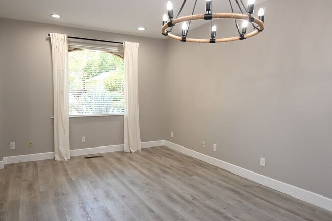 Photo - Nice Willow Glen Bungalow, Pet Friendly, 2...