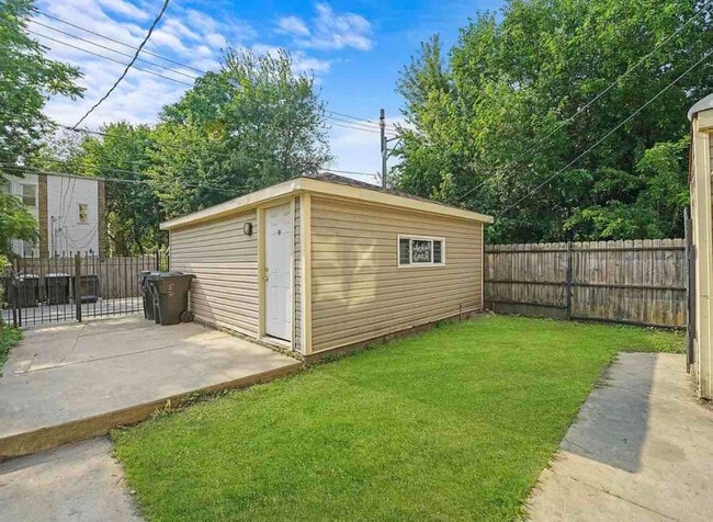 Photo - 6430 S Green St Unidad 2