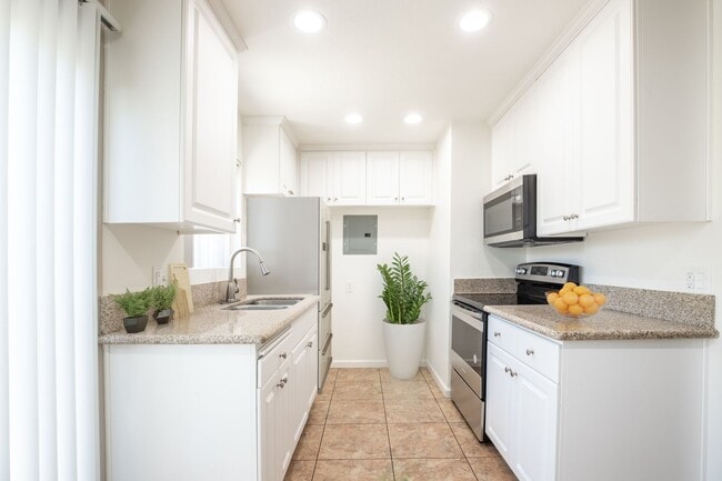 Photo - Diamond Crest Apartments