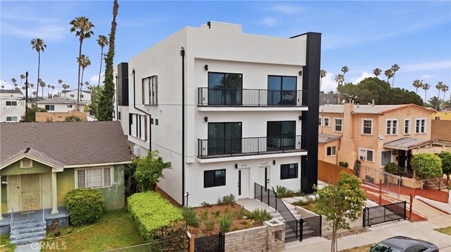 Building Photo - 1430 Cloverdale Ave
