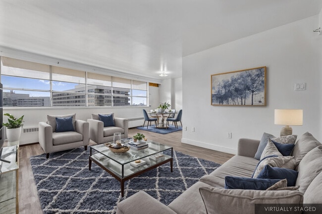 Building Photo - 65 Thorncliffe Park Dr Unit 1807