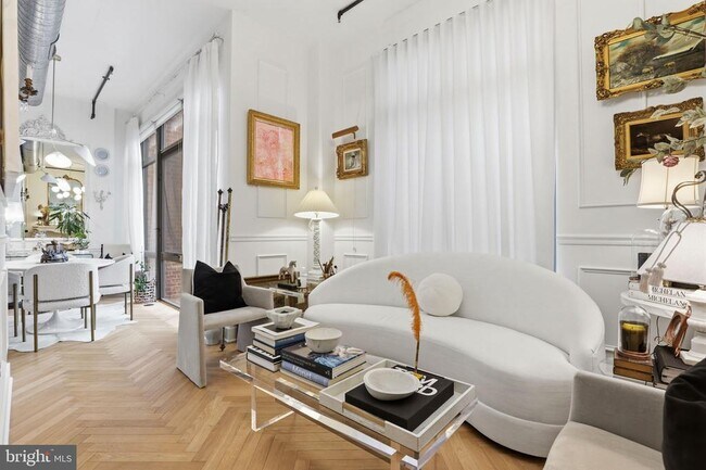 Photo - 520 John Carlyle St Unidad 408