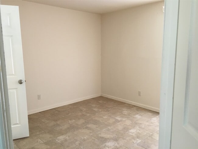 Building Photo - 10811 Sagecrest Ln