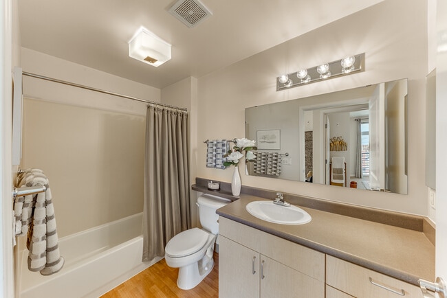 Photo - Peninsula Apartments