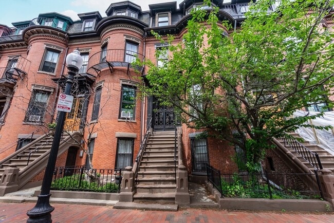 Building Photo - 209 W Newton St Unit 1