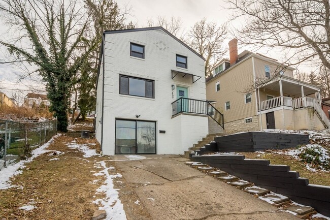 Photo - Ready for move in! Check out this RENOVATED 3 bedroom in BROOKLINE! UNBEATABLE LOCATION!