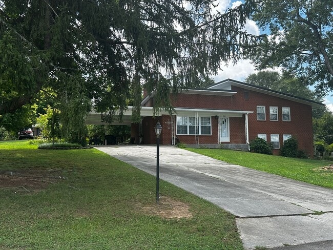 Partially furnished 3 bed/ 1.5 bath - Morr... - Partially furnished 3 bed/ 1.5 bath - Morr... House