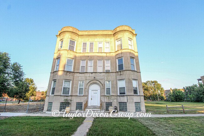 Photo - 5407 S Indiana Ave