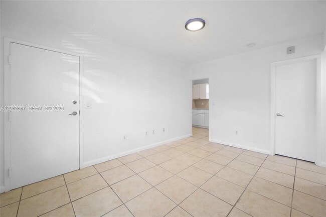 577 NE 82nd St Unit 15