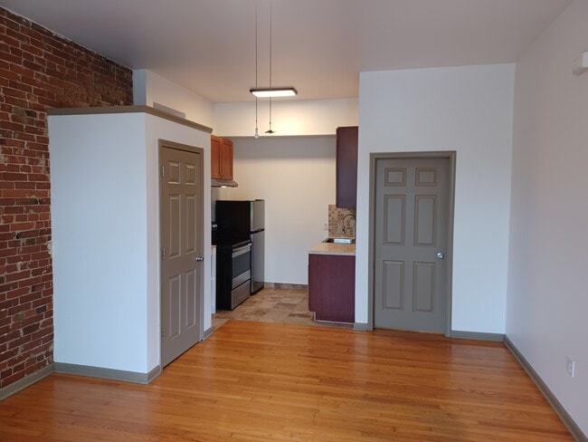 Building Photo - 4380 Chouteau Ave Unit 1F
