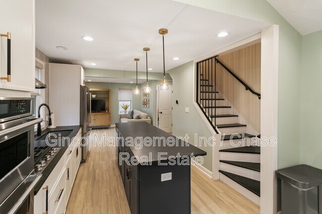 Photo - 635 E Prairie Ave