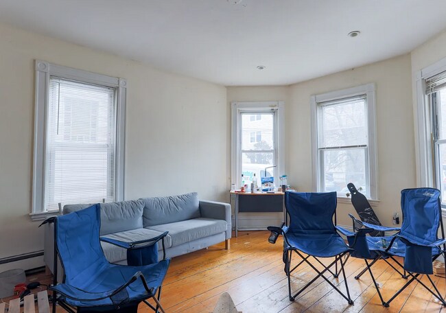 Photo - 70 Calumet St