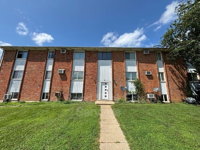 Building Photo - 2 Hampshire Ct Rental