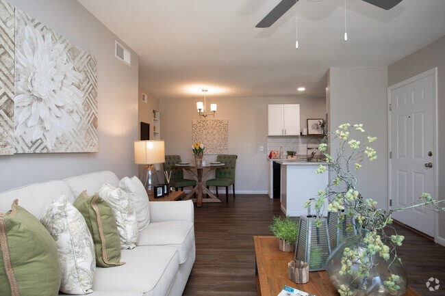 1HAB, 1BA - 657 ft² - Shadowtree Apartment Homes