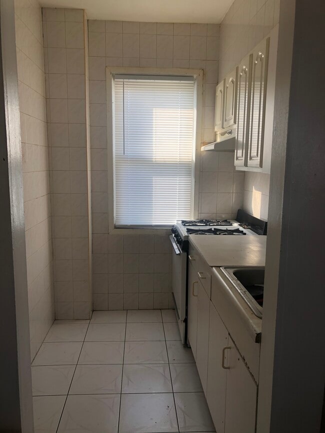 Photo - 1641 Acushnet Ave Unit 1641 Acushnet Ave Apt#3