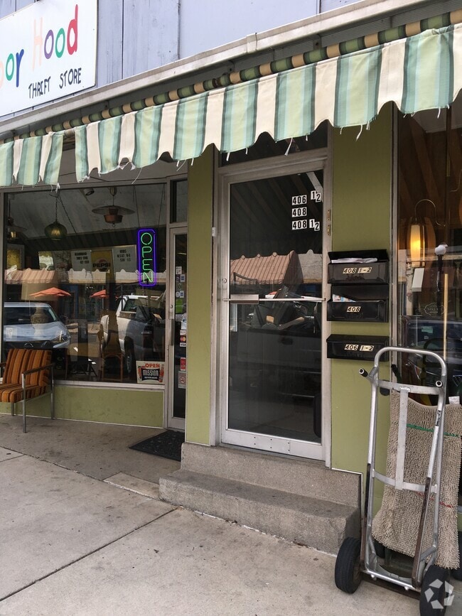 Building Photo - 406 1/2 N Main St Rental