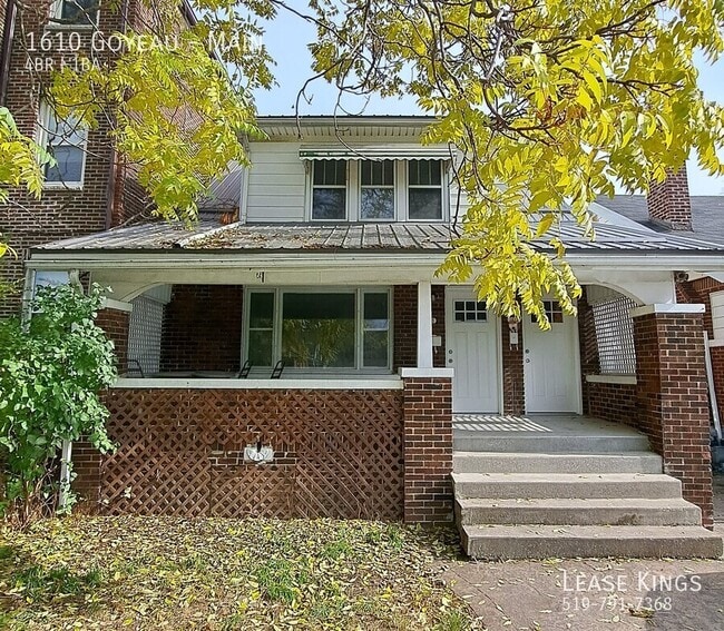 Building Photo - Completely Renovated 4 Bedroom 1 Bathroom Main Floor Unit Main