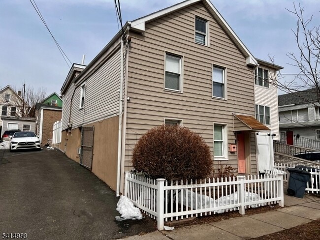 Photo - 51 Delaware St