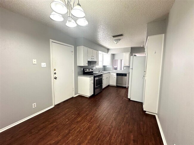 Photo - 12401 Tree Line Dr