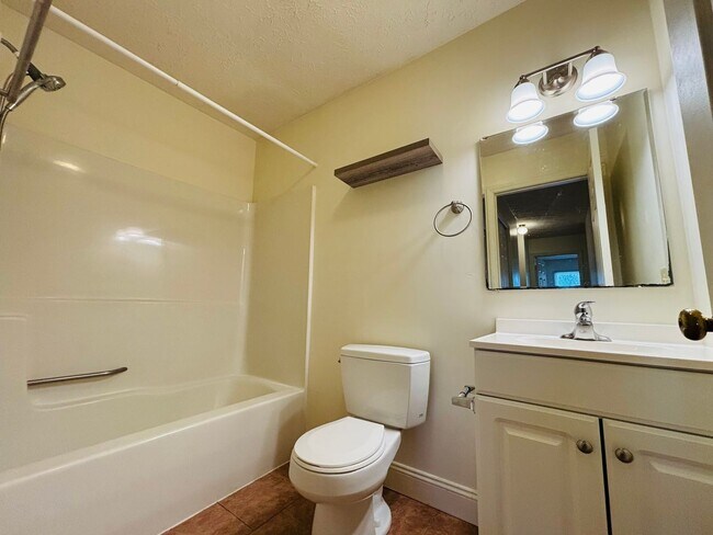 Photo - 1439 Sandy Cir