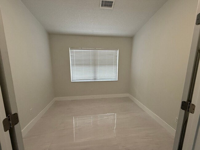 Photo - 3/2 plus office-Windermere Home