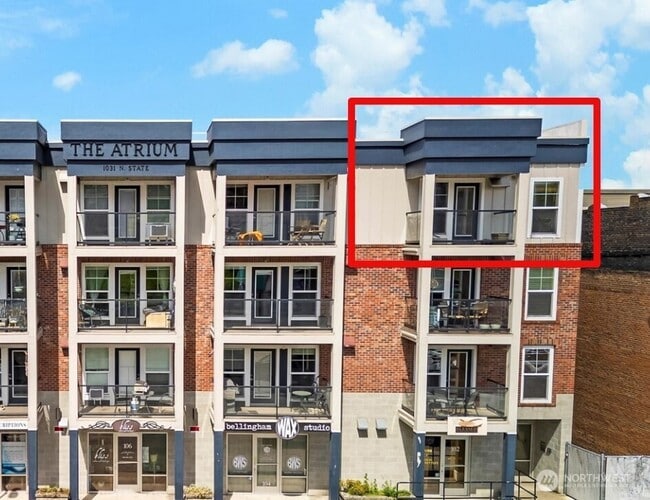Building Photo - 1031 N State St Unit 402 Rental