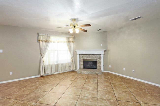 Building Photo - 16350 Mellow Oaks Ln