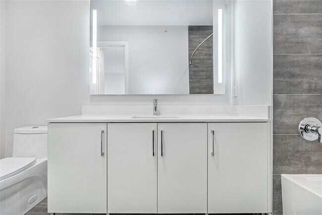 Photo - 119 Peter St Unit 403