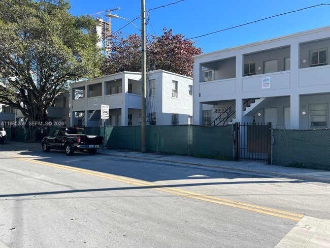 Photo - 140 NW 13th St Unidad 154