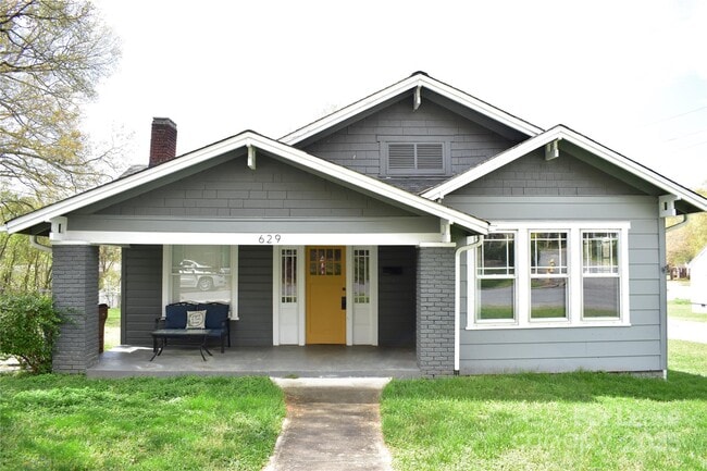 Photo - 629 N Cedar St House