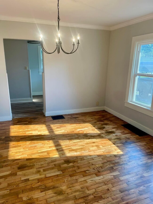 Photo - 411 Matthews Ave