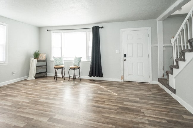 Photo - 3504 Trant Ave