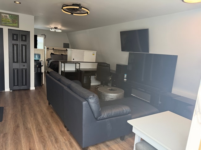 Photo - Modern Detached (ADU) Efficiency Apartment