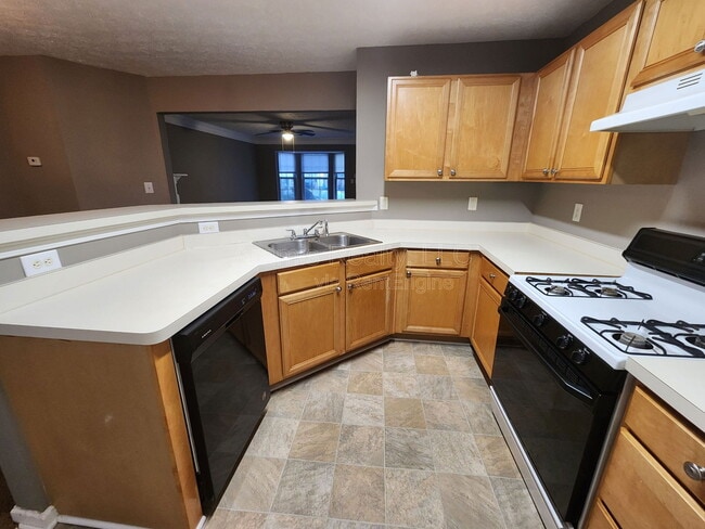 Photo - 6527 Charter Way