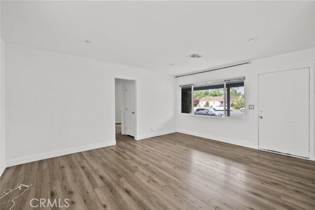 Photo - 7952 White Oak Ave Casa