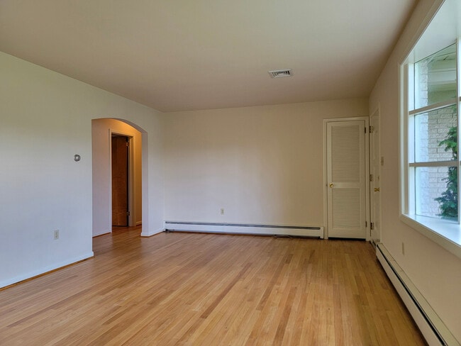 Photo - 609 W Orange St