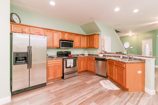Photo - 827 Fairview Dr