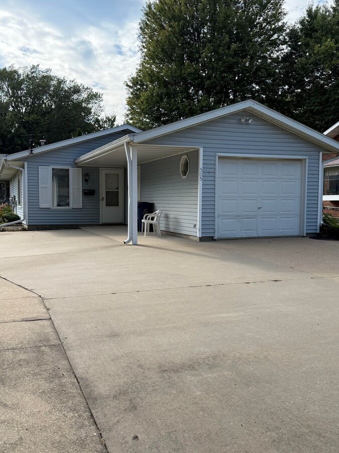2 Bed Condo for Rent - 2 Bed Condo for Rent