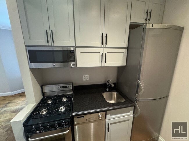 Photo - Mott Street Unit 9