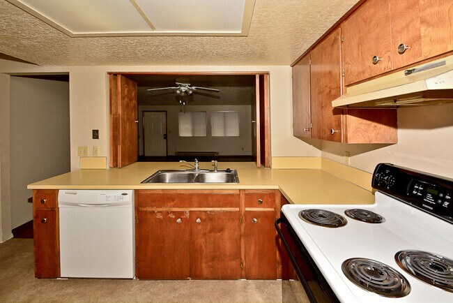 Photo - 2 bedroom 1.5 bath with a carport & backyard