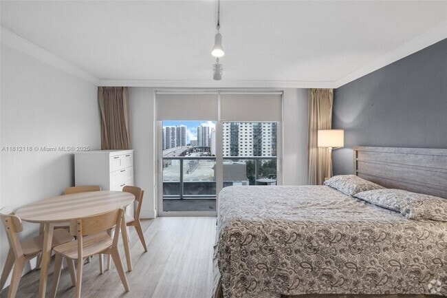 Building Photo - 19201 Collins Ave Unit 835 Rental