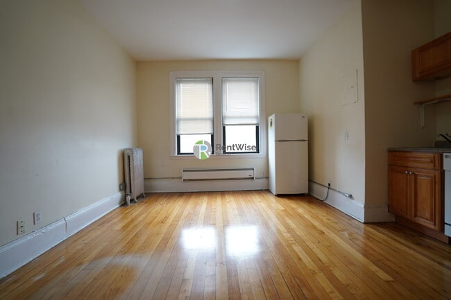Building Photo - 1218 Commonwealth Ave Rental
