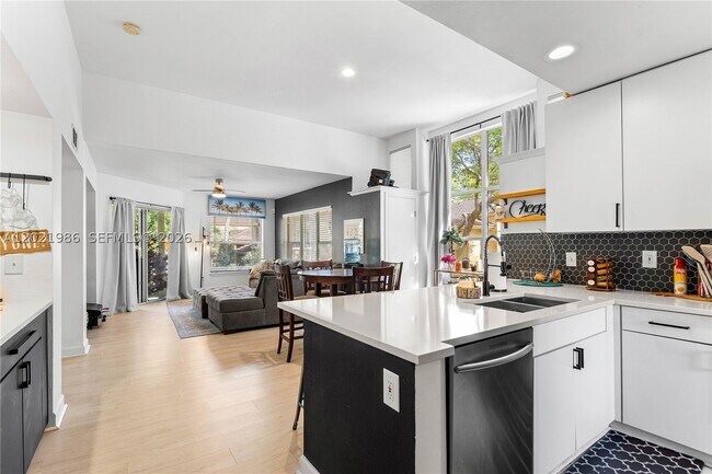 Photo - 312 West Dr Unit 312