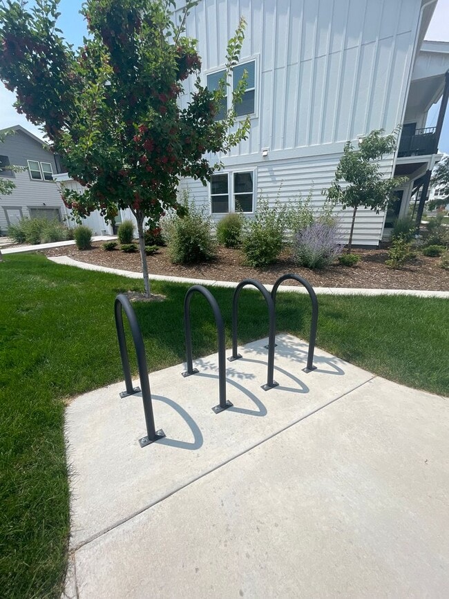 Photo - Luxury Condo - Water, Sewer, Basic Internet Included! Unit B