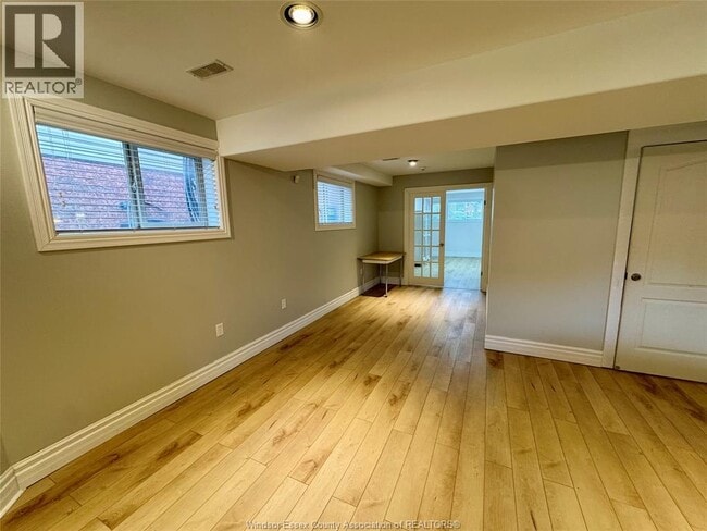 Photo - 4642 Brunswick Ave