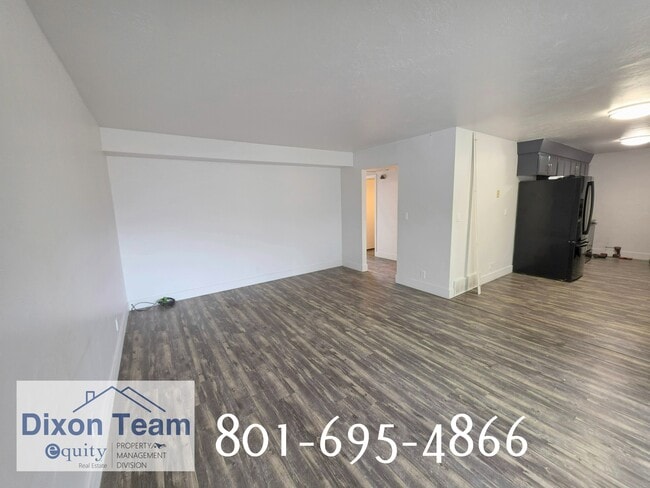 Photo - 2327 Chateau Dr