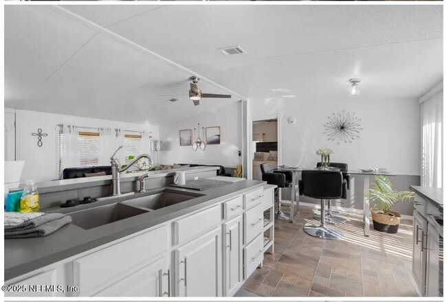 Photo - 501 Aiken St