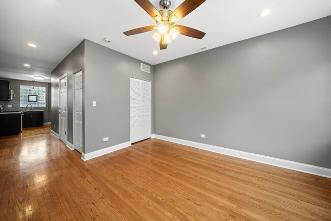 Photo - 1619 E 70th St Unit 3