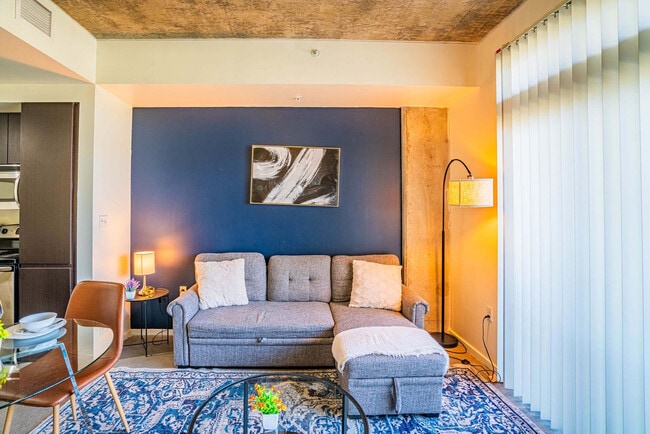 Photo - 810 N 4th St Unidad ID1263080P