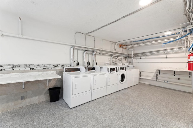 Photo - 410 N 2nd E St Unidad 210